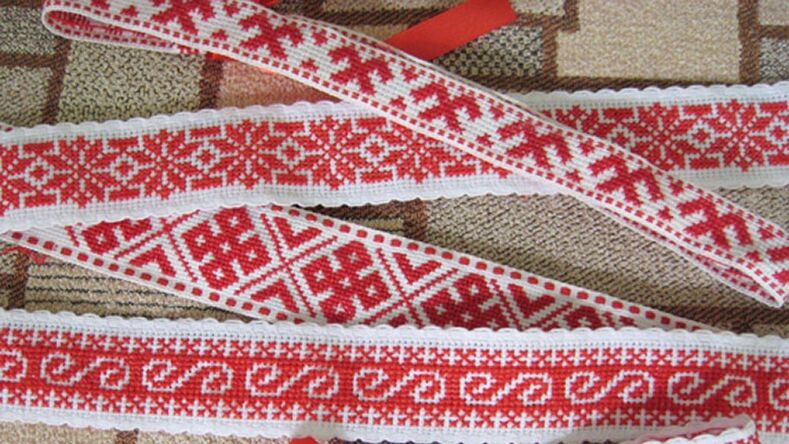 cinta protectora con símbolos eslavos